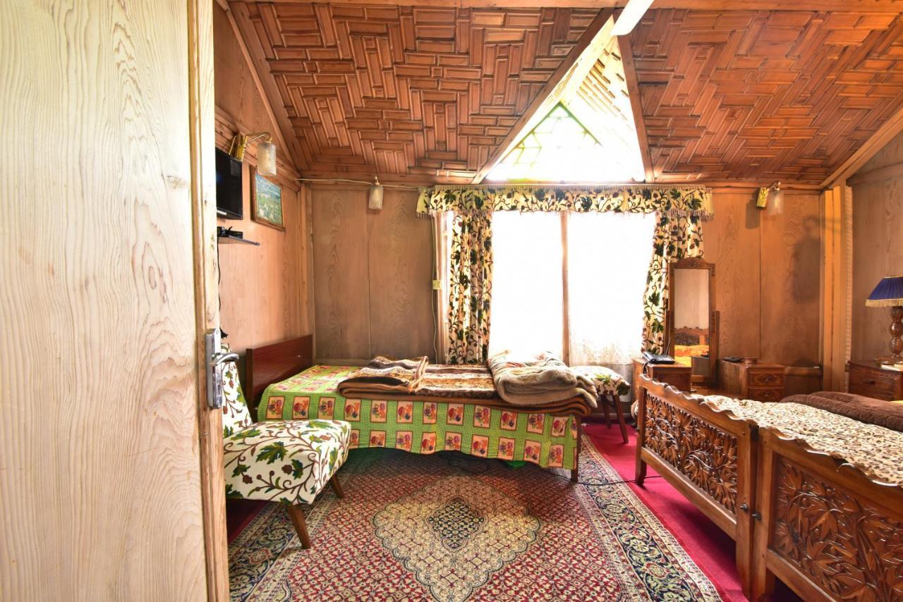 Houseboat Zaindari Palace Srīnagar Eksteriør bilde