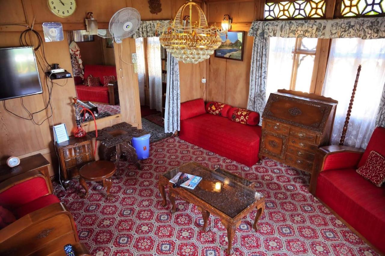 Houseboat Zaindari Palace Srīnagar Eksteriør bilde