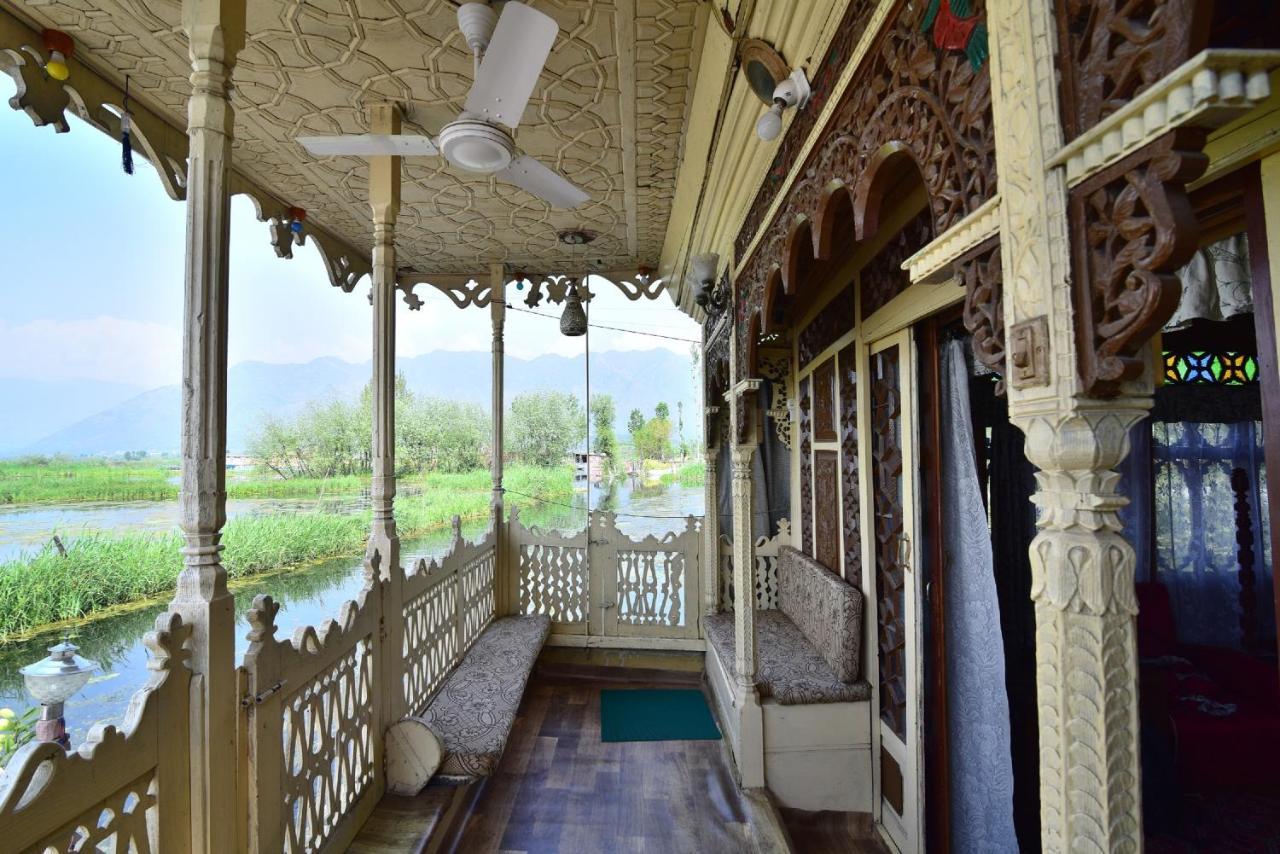 Houseboat Zaindari Palace Srīnagar Eksteriør bilde