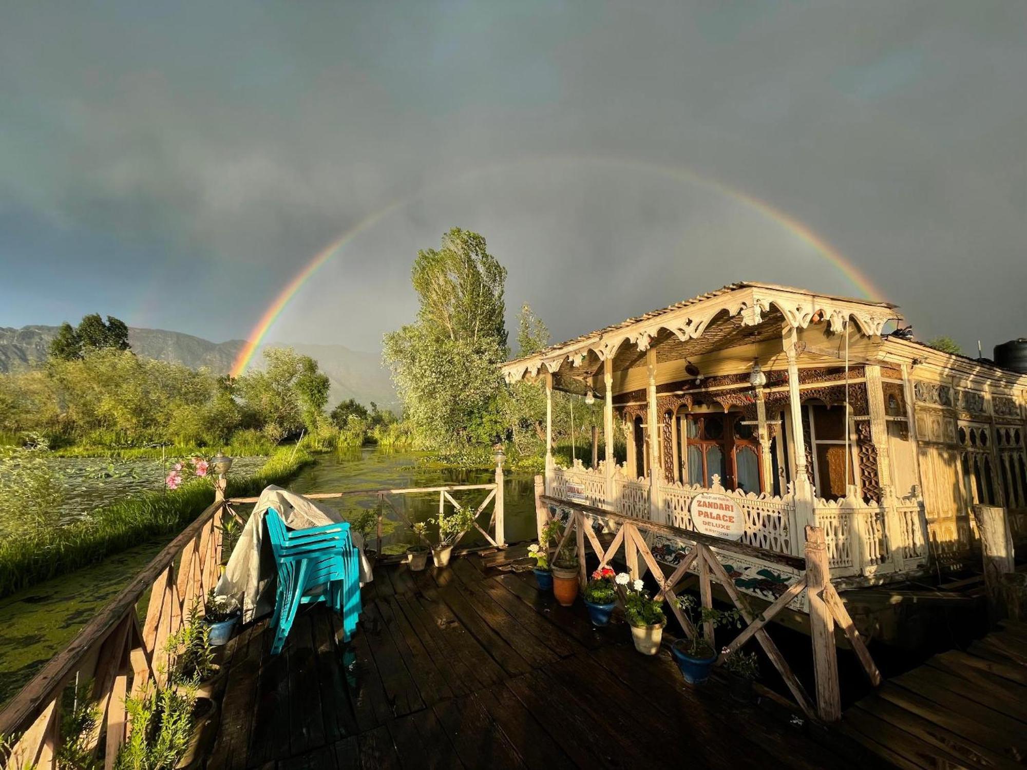 Houseboat Zaindari Palace Srīnagar Eksteriør bilde