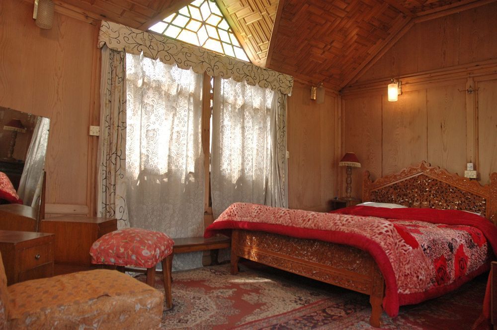 Houseboat Zaindari Palace Srīnagar Eksteriør bilde