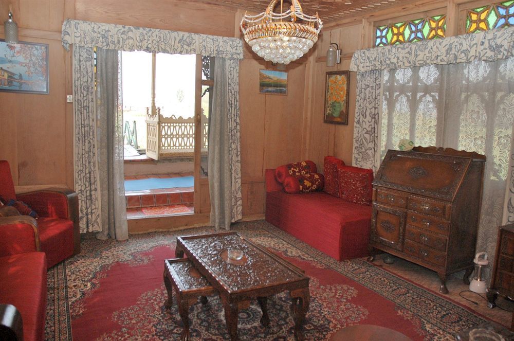 Houseboat Zaindari Palace Srīnagar Eksteriør bilde