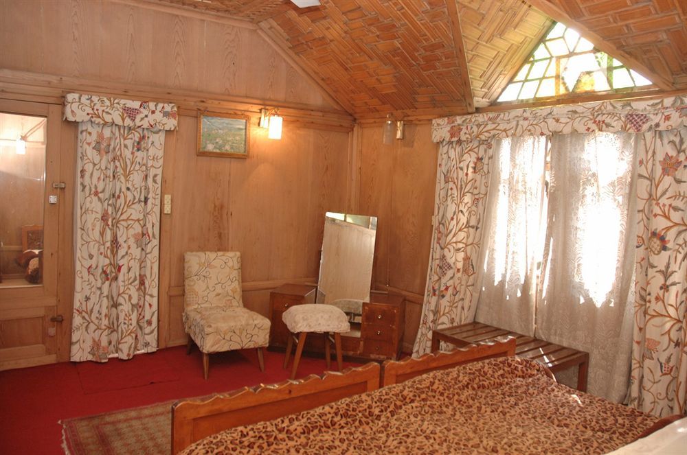 Houseboat Zaindari Palace Srīnagar Eksteriør bilde