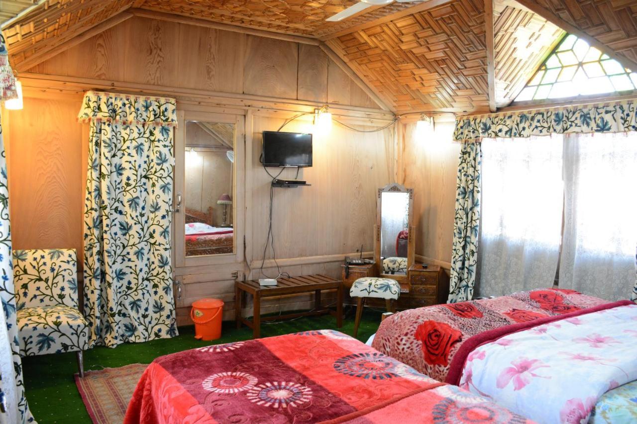 Houseboat Zaindari Palace Srīnagar Eksteriør bilde