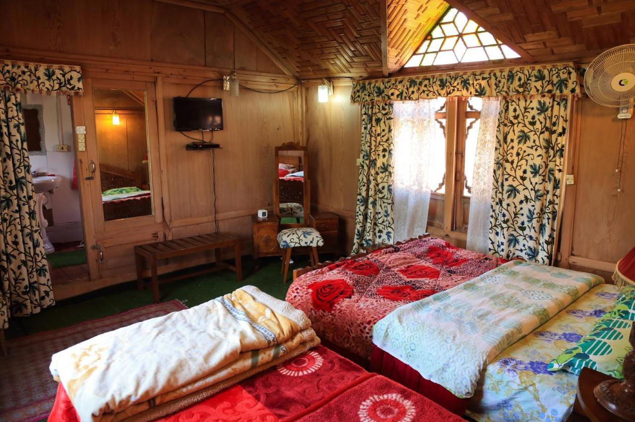 Houseboat Zaindari Palace Srīnagar Eksteriør bilde